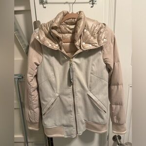 Lululemon Women's Beige Puffer Jacket size S